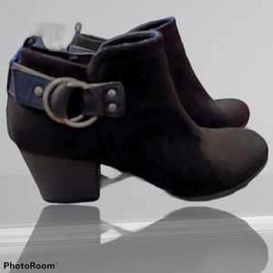 Indigo Rd Black Faux Suede Ankle Boot Size 9M